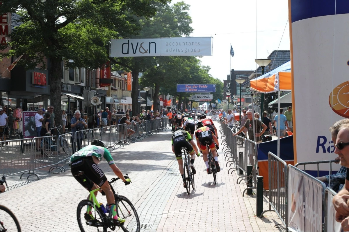 Aanmelden nieuwsbrief | Wielrennen Surhuisterveen